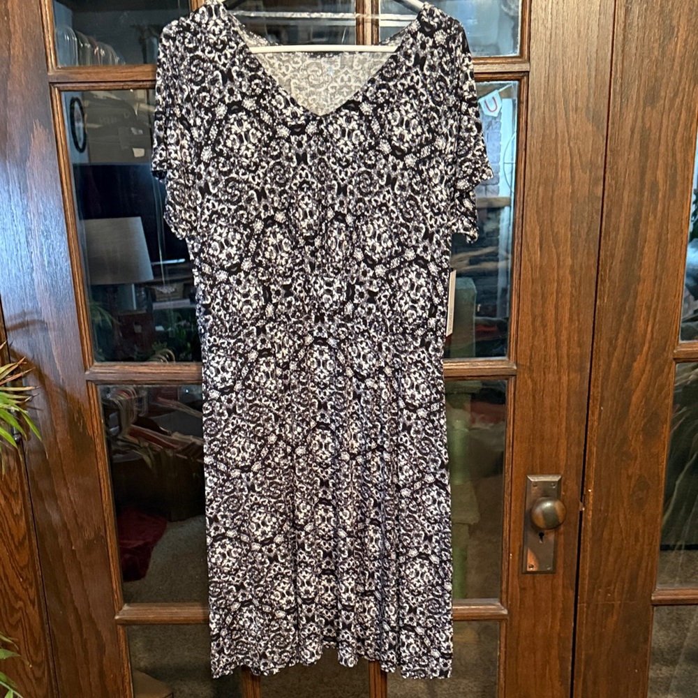 Croft & Barrow Women Black White Medallion VNeck Empire Waist Dress L WC91G500RP